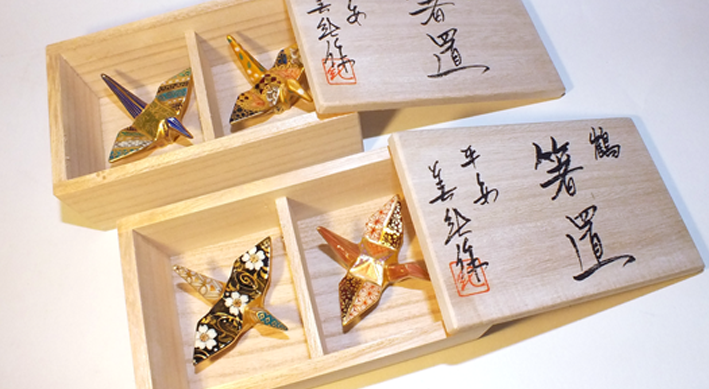木箱の折鶴